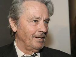 Ален Делон госпитализирован из-за аритмии