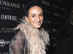 Айдан Салахова закрывает галерею