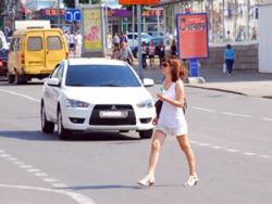 Чтобы не сбивали пешеходов, переходы сделают заметней