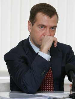 Инициативы Медведева отклоняются